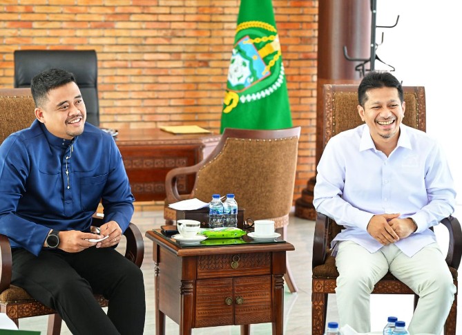 Gubernur Sumut Bobby Afif Nasution bersama Ketua Kadin Sumut Firsal Dida Mutiara. Foto: Dinas Kominfo Sumut