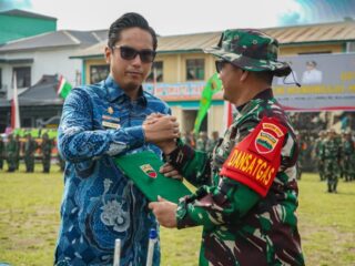 Wali Kota Medan Rico Waas bersama Dandim 0201/Medan Kolonel Inf M. Radhi Rusin