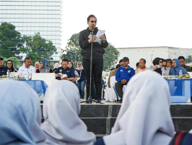 Wali Kota Medan Rico Waas saat menghadiri Cek Kesehatan Gratis dan Donor Darah yang dilakukan Kader Posyandu se-Kota Medan di Lapangan Merdeka, Medan, Sabtu (8/11/2025). Foto: dokumen Dinas Kominfo Kota Medan