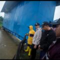 Wali Kota Medan Rico Waas saat meninjau sungai yang melintas di kawasan Medan Sunggal. Foto: dokumen Dinas Kominfo Medan