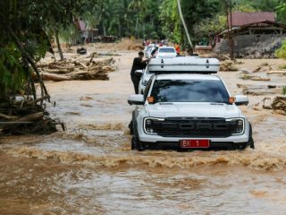 Hari Kelima Banjir dan Longsor, Gubernur Bobby Fokus Buka Akses ke Tukka