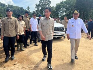 Wapres Gibran Tinjau Lokasi Banjir dan Longsor di Tapsel