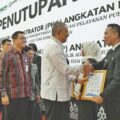 Pj Sekdaprov Sumut Sulaiman Harahap menutup pelatihan. Foto; Dokumen Dinas Kominfo Sumut