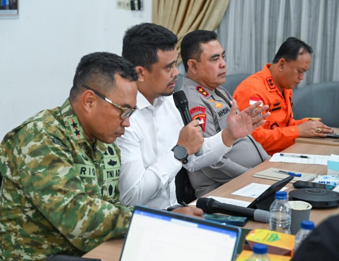 Gubernur Sumut Bobby Afif Nasution saat mengikuti rapat terbatas dengan Presiden Prabowo Subianto. Foto; dokumen Dinas Kominfo Sumut