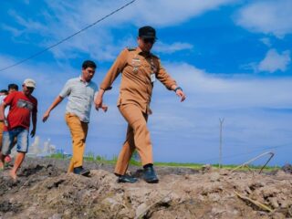 Rico Waas Tinjau Tanggul Jebol di Medan Labuhan, Perbaikan Ditargetkan Selesai Sepekan