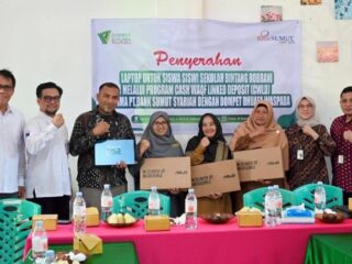 Unit Usaha Syariah Bank Sumut Salurkan Laptop ke Sekolah Bintang Rabbani Lewat Program Cash Waqf Linked Deposit