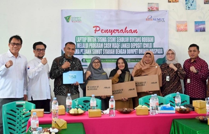 Unit Usaha Syariah (UUS) Bank Sumut menyalurkan empat unit laptop kepada Sekolah Bintang Rabbani di Desa Tiga Juhar, Kabupaten Deli Serdang, melalui Program Cash Waqf Linked Deposit (CWLD), Selasa (09/12).
