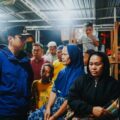 Wali Kota Medan Rico Waas saat meninjau warga yang mengungsi akibat hujan deras mengguyur Kota Medan, Jumat (12/12/2025). Foto ; dokumen Dinas Kominfo Kota Medan