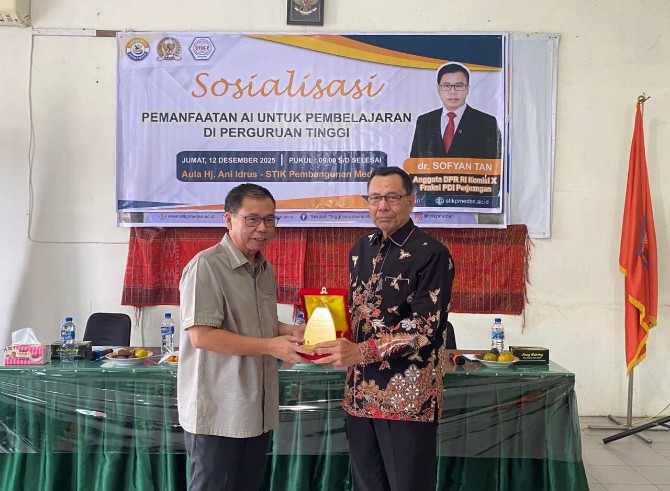 Anggota Komisi X DPR RI dari fraksi PDI-P, dr Sofyan Tan, mengungkapkan kalau dirinya selalu mengingat kebaikan Almarhumah Hj Ani Idrus.