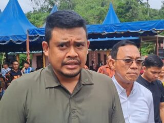Gubernur Bobby Gratiskan Uang Sekolah Siswa SMA/SMK Negeri Korban Bencana