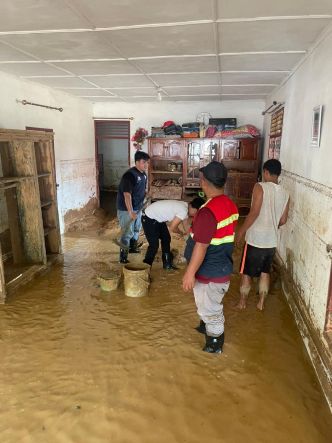Fakultas Kedokteran Universitas Islam Sumatera Utara (FK UISU) melalui program hibah Kementerian Pendidikan Tinggi, Sains, dan Teknologi (Kemdiktisaintek) turun langsung melakukan pendampingan psikososial fase tanggap darurat bagi warga terdampak bencana di Kota Sibolga dan sejumlah wilayah sekitarnya.