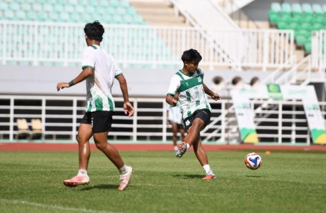 Pemain PSMAS Medan melakukan latihan menghadapi Persikad Depok, Sabtu (3/1/2026). Foto; IST