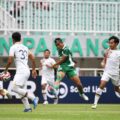 Pemain PSMS Medan (Jersey hijau) melepaskan tembakan dari sudut sempit. Dalam laga tersebut PSMS Medan kalah 0-1 dari Persikad Depok. Foto; IST