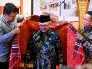 Saat Kunjungan Mendikdasmen, Wakil Wali Kota Minta Penambahan Sekolah Direvitalisasi di 2026