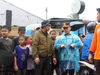 Wakil Wali Kota Binjai Hasanul Jihadi saat meninjau banjir