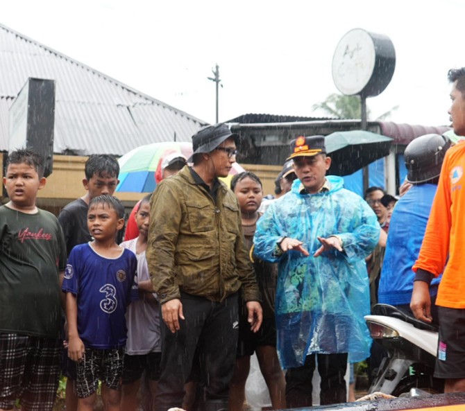 Wakil Wali Kota Binjai Hasanul Jihadi saat meninjau banjir