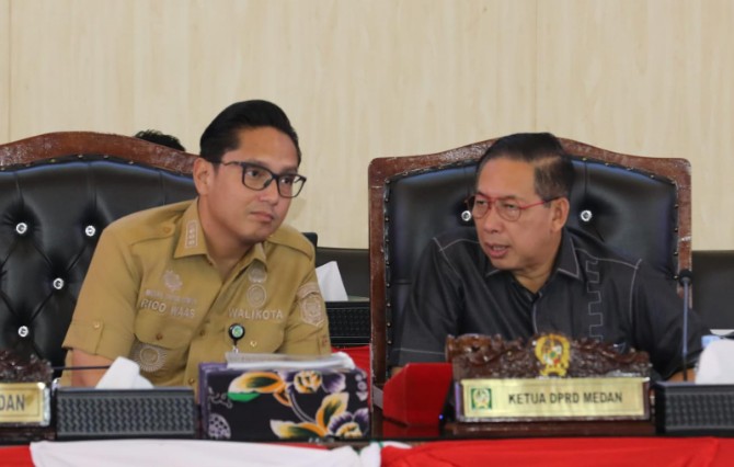 Wali Kota Medan Rico Waas bersama Ketua DPRD Medan Wong Chun Sen