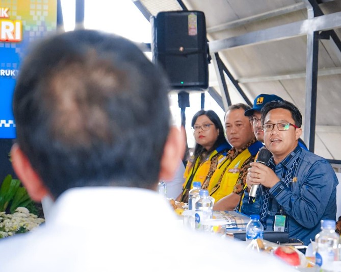 Plt Kepala Dinas SDABMBK Medan, Gibson