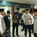 Gubernur Sumut Bobby Afif Nasution bersama Menteri Haji dan Umrah Muhammad Irfan Yusuf menghadiri konsolidasi petugas haji. Foto : Reza Sahab/kaldera.id
