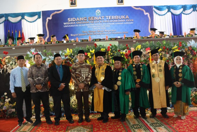 Bupati Tapanuli Selatan (Tapsel) H. Gus Irawan Pasaribu menghadiri Sidang Senat Terbuka Wisuda Sarjana ke-54 dan Pascasarjana ke-27 Universitas Islam Negeri (UIN) Syekh Ali Hasan Ahmad Addary Padangsidimpuan Tahun 2026, Minggu (25/01/2026).
