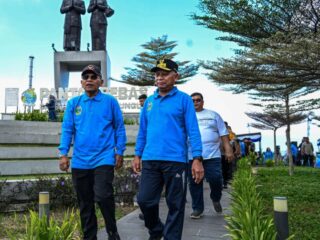 Waki Gubernur Sumut Surya bersama Bupati Simalungun Anton Achmad Saragih