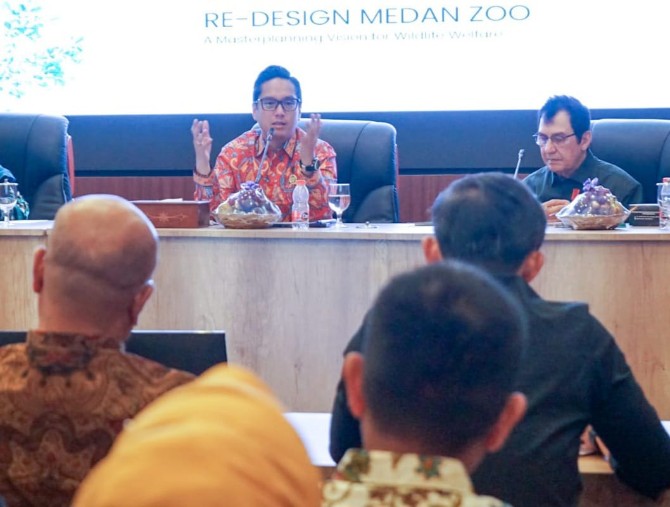 Wali Kota Medan Rico Waas memimpin rapat re design Medan Zoo di Kantor Wali Kota Medan, Jumat (13/2/2026). Foto: dokumen Dinas Kominfo Medan
