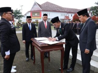 Lantik 42 Pejabat Eselon III, Bupati Tapsel Tegaskan Pentingnya Manajemen Talenta