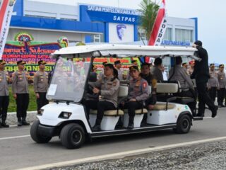 Bobby Dampingi Kapolri Lepas 22 Kontainer Bantuan untuk Korban Bencana Sumatera