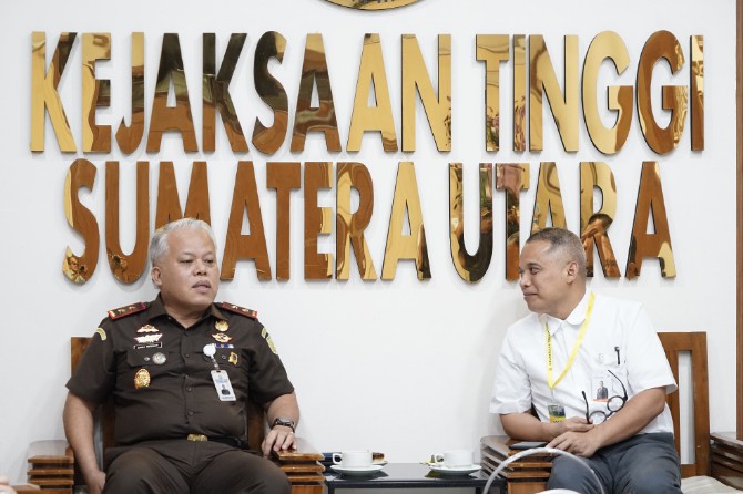 Dirut Bank Sumut, Heru Mardiansyah bersama Kajati Sumut Harli Siregar. Foto: IST