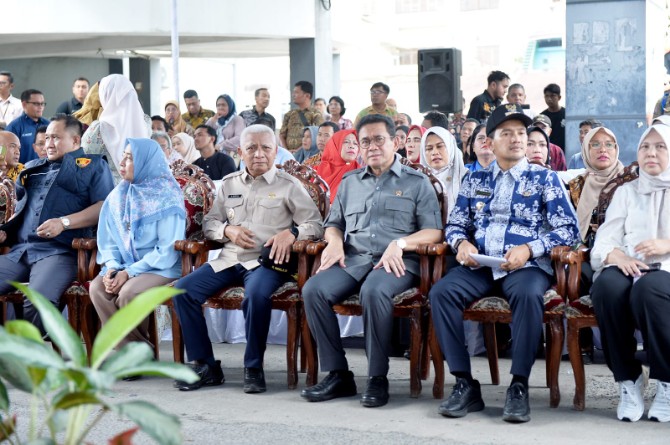 Wagubsu Surya dan Mendag melepas 9 ton pisang ks Malaysia di Tebing Tinggi