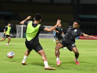 Para pemain PSMS Medan sedang melakukan latihan persiapan melawan Bekasi City, Sabtu (28/2/2026). Foti: IST