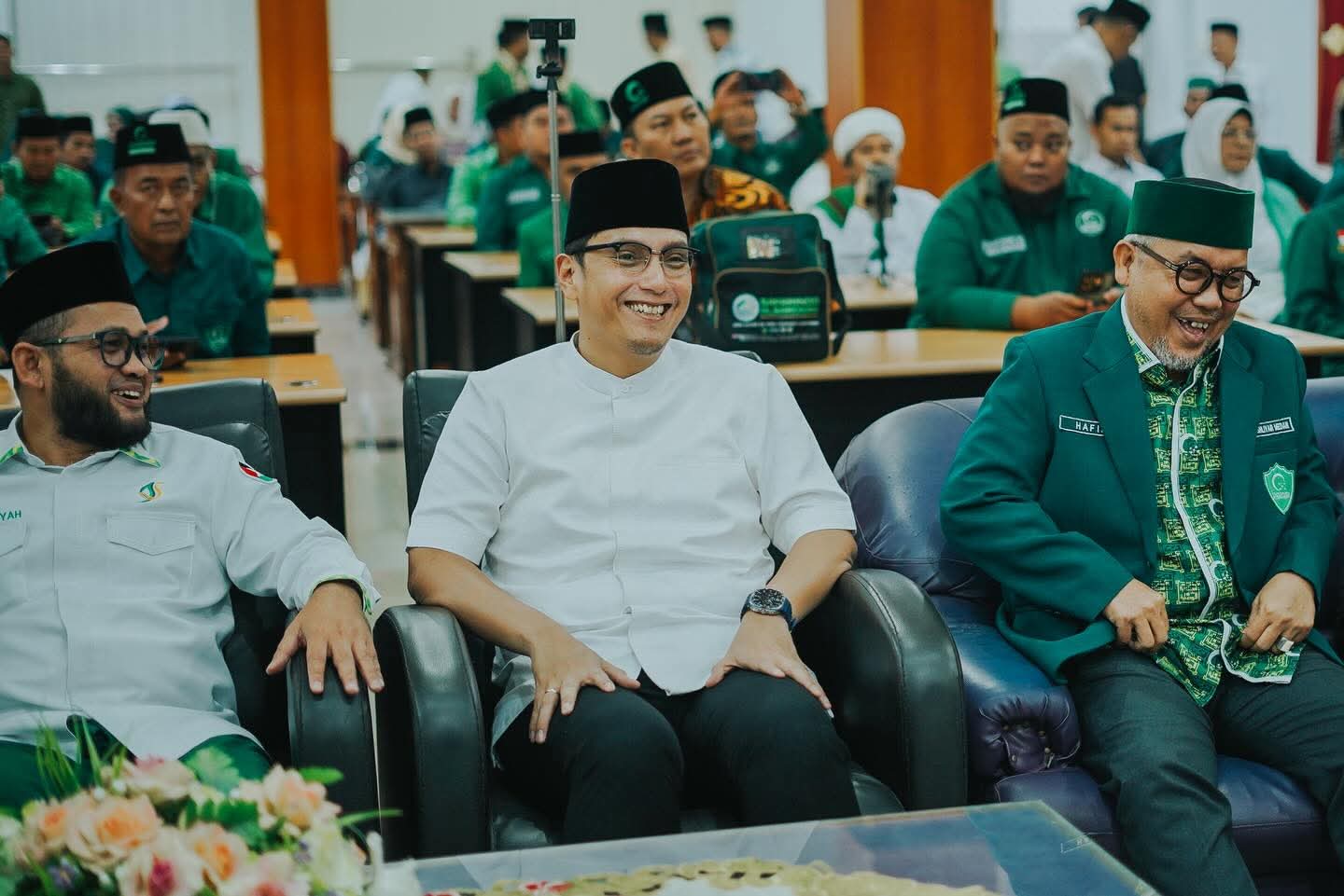 Dr. Abdul Hafiz Harahap (kanan) terpilih kembali sebagai Ketua PD Al Washliyah 2026-2031 dalam Musda ke 22, 7 Maret 2026.(HO/kaldera)