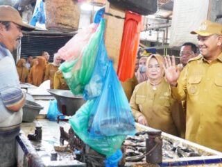 Bupati Syah Afandin Sidak Pasar Baru, Harga Sembako Dipantau Ketat Jelang Idul Fitri