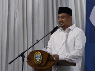 Gubernur Bobby Berangkatkan Qori Asal Paluta Umroh