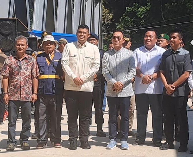 Gubernur Sumatera Utara Bobby Afif Nasution menargetkan pembangunan dan perbaikan infrastruktur di Kabupaten Tapanuli Selatan rampung paling lambat tahun 2028.