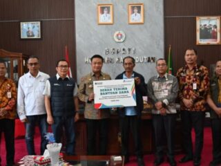 INALUM Bantu Rehabilitasi Tiga Gereja Rusak Akibat Banjir di Humbang Hasundutan