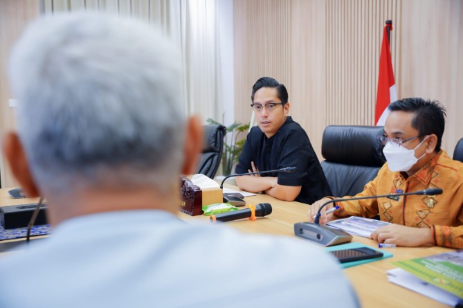 Wali Kota Medan Rico Tri Putra Bayu Waas memimpin rapat rencana pembangunan lanjutan dan revitalisasi Puskesmas di Kota Medan.