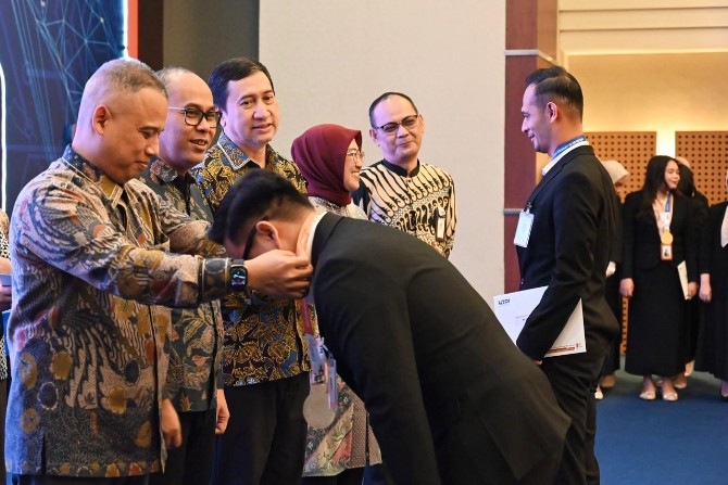 PT Bank Sumut meluluskan 30 peserta Officer Development Program (ODP) sebagai bagian dari upaya memperkuat kualitas sumber daya manusia dan menyiapkan calon pemimpin baru di lingkungan bank pembangunan daerah tersebut.
