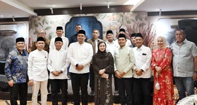Gubernur Sumatera Utara, Muhammad Bobby Afif Nasution, memanfaatkan momentum Ramadan untuk mempererat hubungan dengan DPRD Sumut.