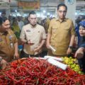 Sidak Pasar Jelang Lebaran, Rico Waas Pastikan Stok Bahan Pokok Aman