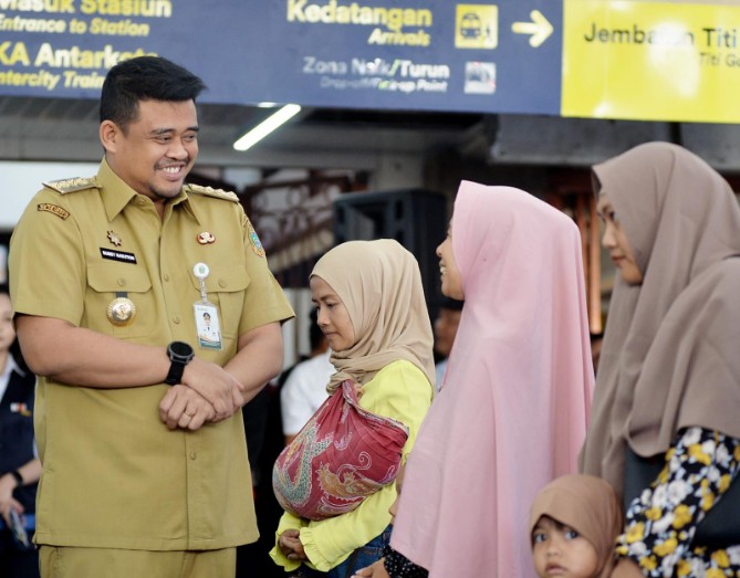 Gubernur Sumatera Utara Muhammad Bobby Afif Nasution melepas lebih dari 6.500 peserta program Mudik Gratis Idulfitri 1447 H yang digelar Pemerintah Provinsi Sumatera Utara.