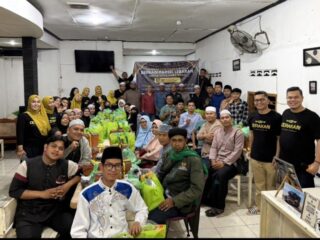 Terharu! GIS Medan Santuni Guru Ngaji Jelang Lebaran