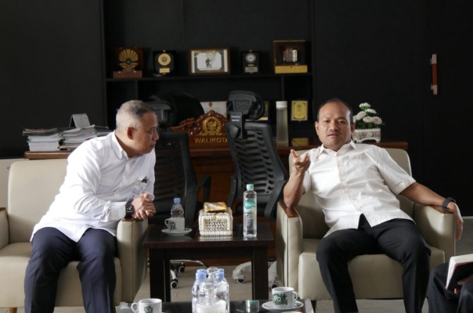 Direktur Utama Bank Sumut, Heru Mardiansyah bersama rombongan bertemu Wali Kota Tanjungbalai Mahyaruddin Salim dalam rangka penguatan sinergi digitalisasi keuangan daerah, Jumat (27/3/2026). Foto: IST
