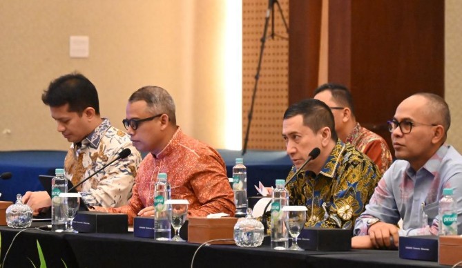 Komisi II DPR RI menyoroti peran strategis Bank Sumut sebagai motor penggerak ekonomi daerah saat melakukan kunjungan kerja spesifik ke Sumatera Utara, Rabu (1/4/2026).