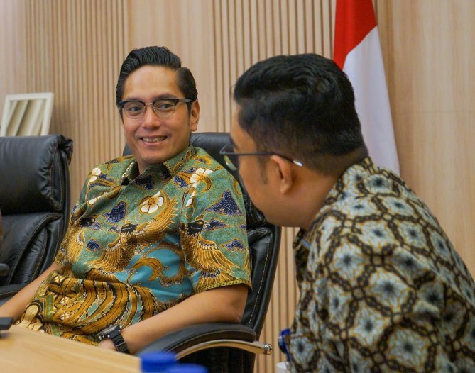 Wali Kota Medan, Rico Tri Putra Bayu Waas, menegaskan komitmennya dalam mendukung transparansi dan akuntabilitas pengelolaan keuangan daerah usai mengikuti entry meeting pemeriksaan Laporan Keuangan Pemerintah Daerah (LKPD) Tahun 2025.