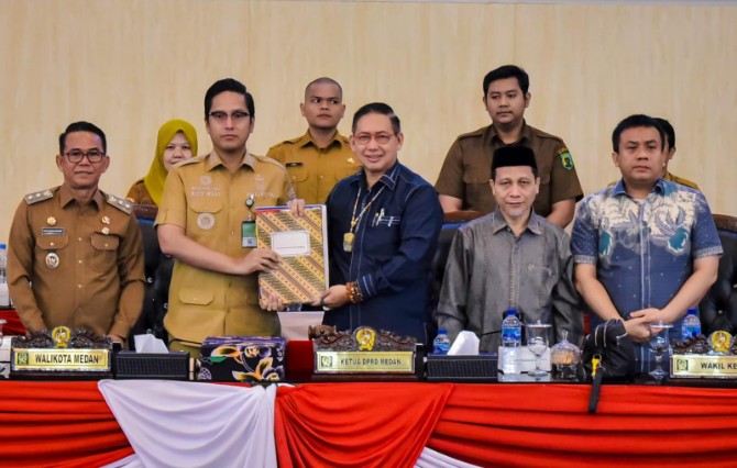 Pembahasan Rancangan Peraturan Daerah (Ranperda) tentang perubahan Sistem Kesehatan Kota Medan berlanjut dalam sidang paripurna DPRD Kota Medan, Senin (6/4/2026).