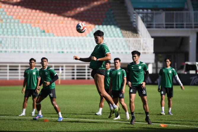 Para pemain PSMS Medan sedang melakukan latihan menghadapi Garudayaksa di Stadion Pakansari, Sabtu (11/4/2026). Foto; IST