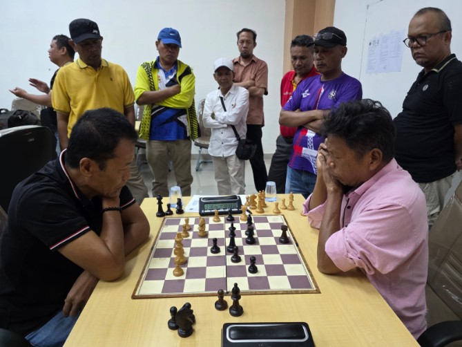 Hamdani Nasution memastikan diri sebagai juara cabang olahraga catur Pekan Olahraga Wartawan Sumatera Utara (Porwasu) 2026 Piala Gubernur Sumut usai tampil konsisten sepanjang turnamen.