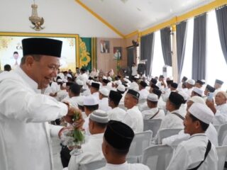 Bupati Syah Afandin Tepung Tawari 398 JCH Langkat, Tekankan Kesehatan dan Keikhlasan
