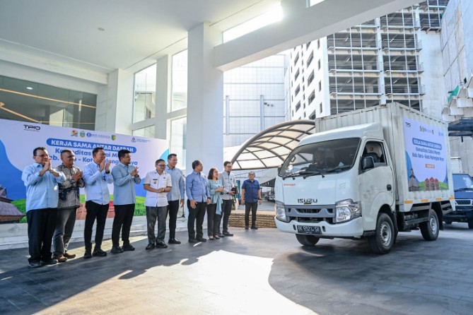 Gubernur Sumatera Utara Bobby Nasution melepas pengiriman 1.050 ton cabai merah dari Kabupaten Karo ke Palangkaraya, Kalimantan Tengah, Rabu (22/4/2026).